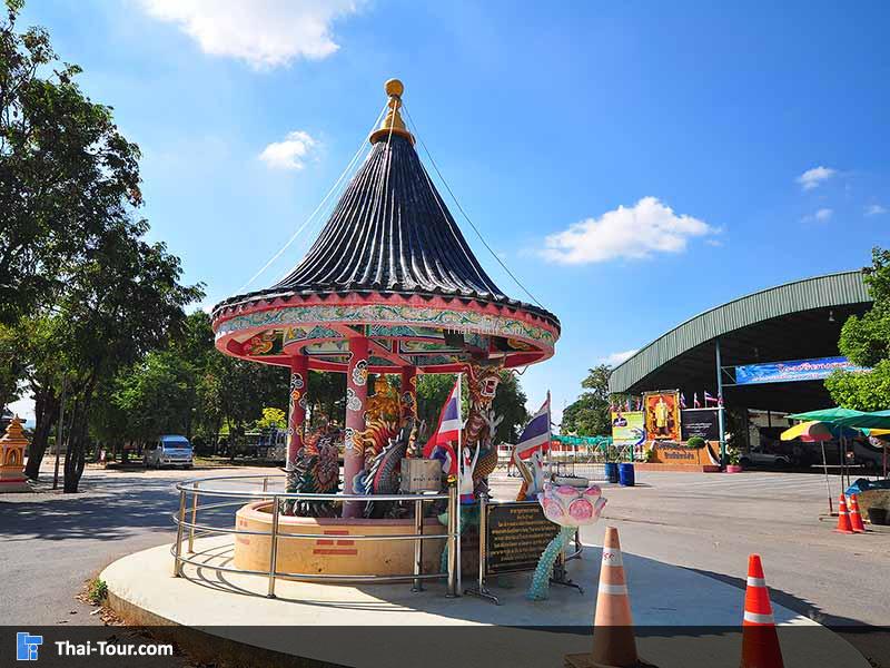 วนหาที่จอดรถ วัดถาวรวราราม 