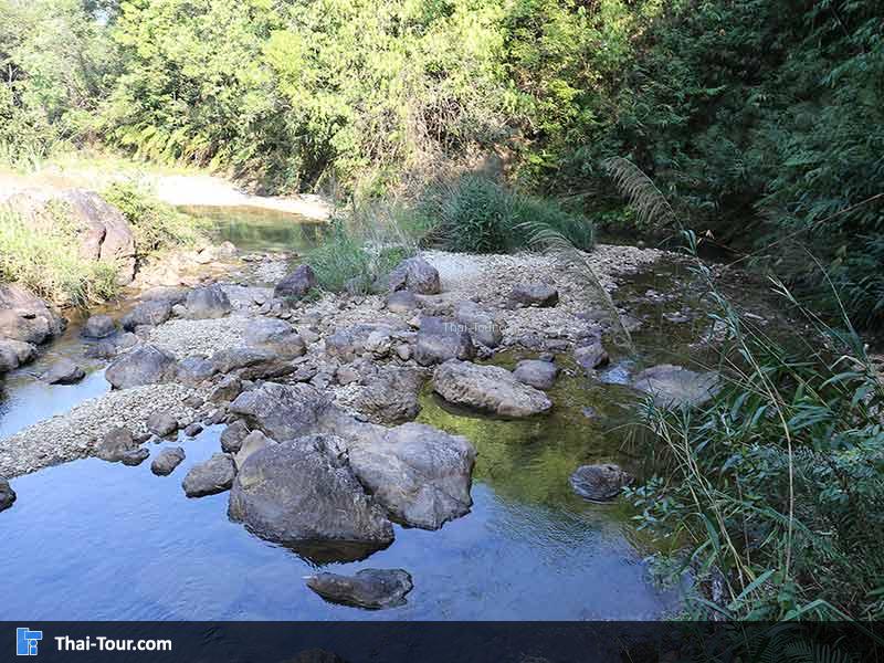 บริเวณรอบๆน้ำตกจ๊อกกระดิ่น