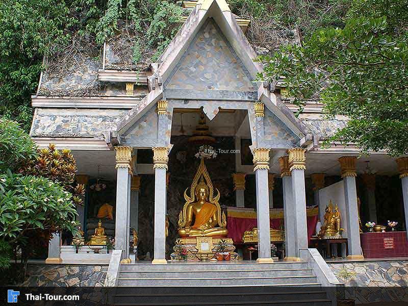 ด้านหน้าทางเข้าถ้ำแก้วสวรรค์บันดาล