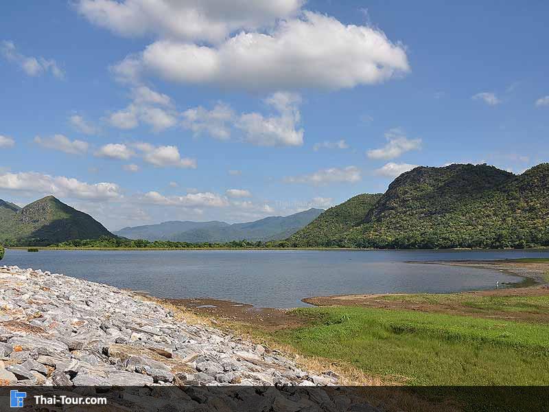 วิวเขื่อน กับภูเขา