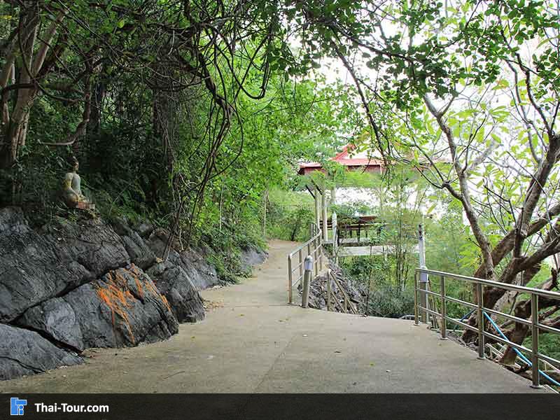 บรรยากาศทางเดิน