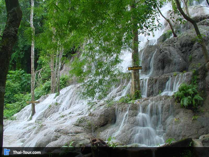 น้ำตกไทรโยคน้อย ไม่ผิดหวังน้ำเยอะตลอด