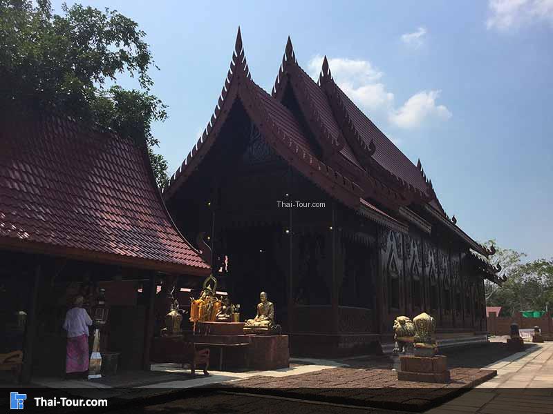 ด้านหน้าโบสถ์ของวัดอ่างสุวรรณ