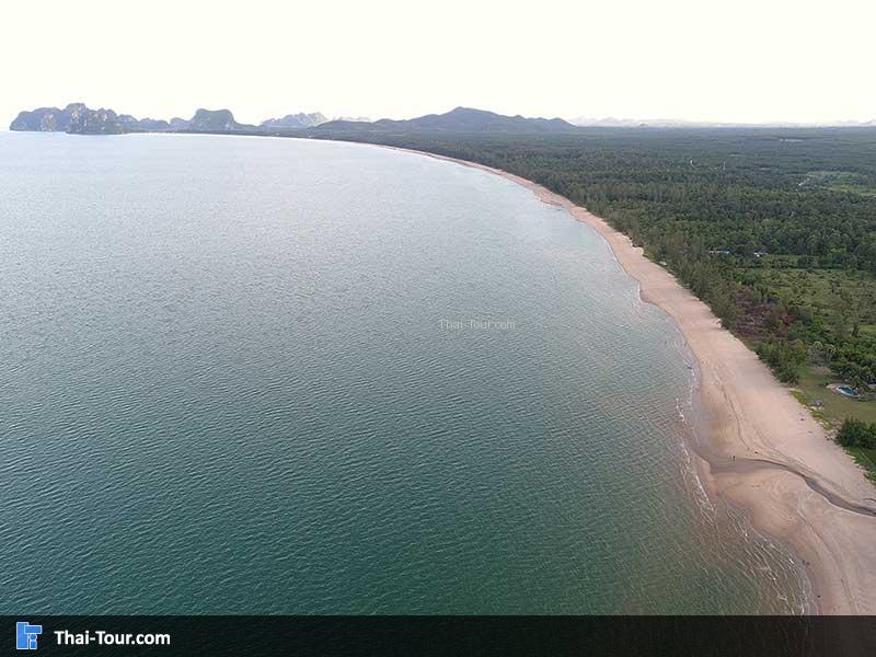 มุมนี้เป็นหาดวงรี สวยงามมาก