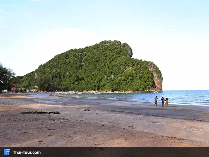 บรรยากาศยามเย็นที่ หาดบางเบิด