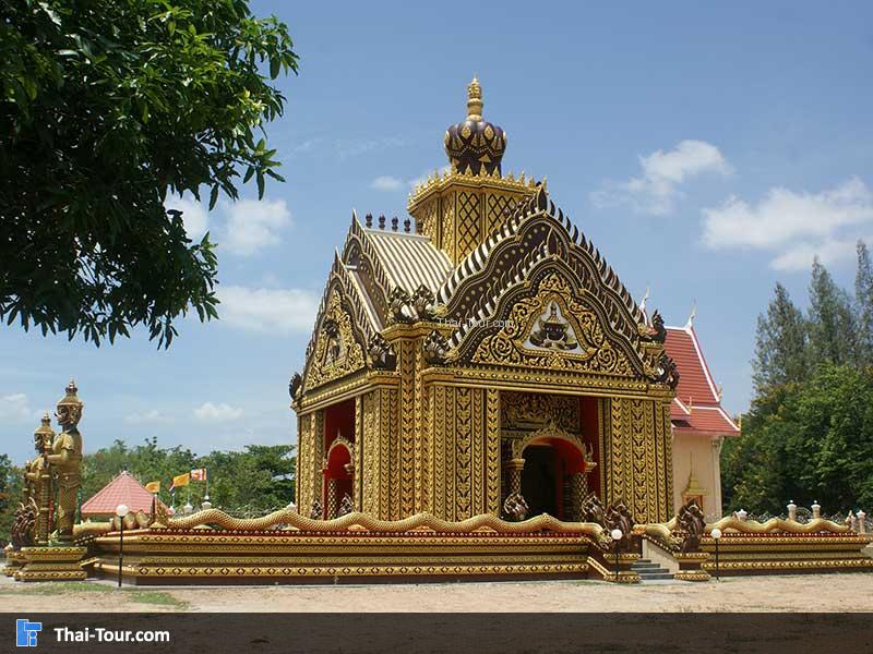 ด้านหน้า ของ วัดเขากะโหลก