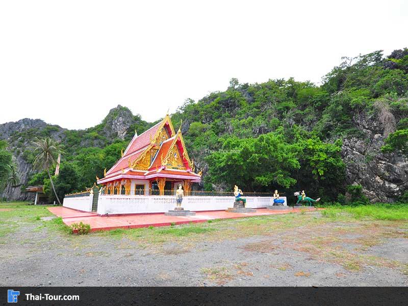 วัดเขาแดง พระอุโบสถ ด้านข้าง