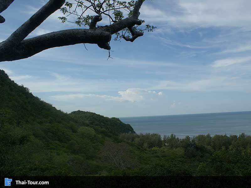 ถ้ำพระยานครเดินขึ้นไปจะพบกับวิวสวยๆ