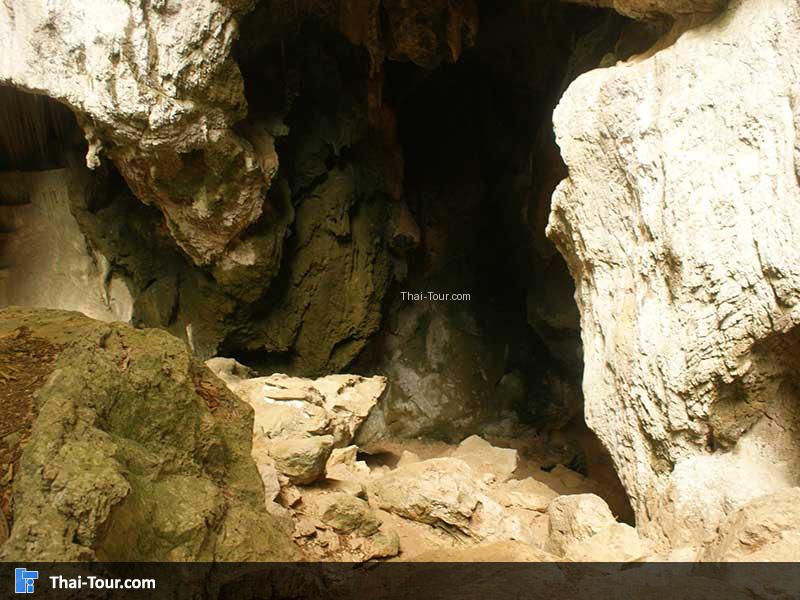 เจอปากถ้ำทางเข้าแล้ว 