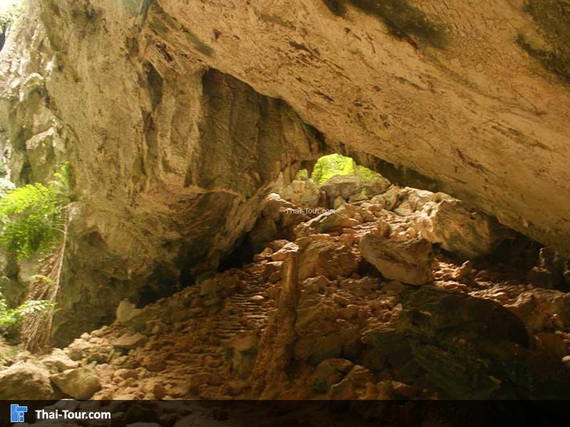 เดินเข้าไป ตรงจุดนั้น