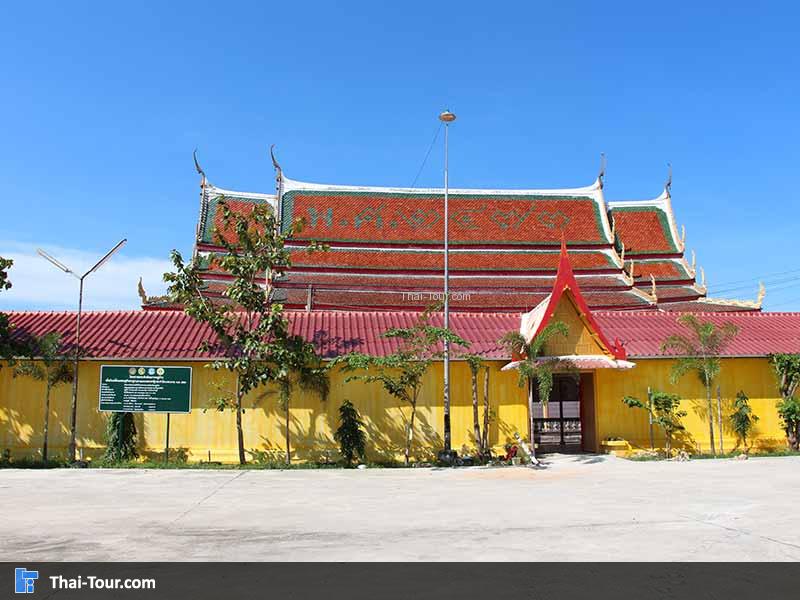 ด้านหน้า วัดกุฎี