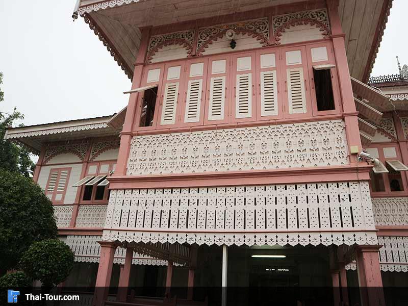 ด้านหน้า บ้านวงศ์บุรี