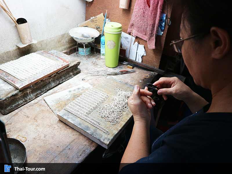 ประกอบชิ้นส่วนของเงิน