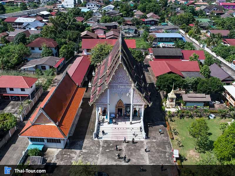 มุมด้านบนพระอุโบสถ