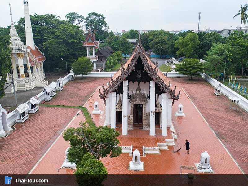 เขตพระอุโบสถ(ด้านหน้าโบสถ์มหาอุต)