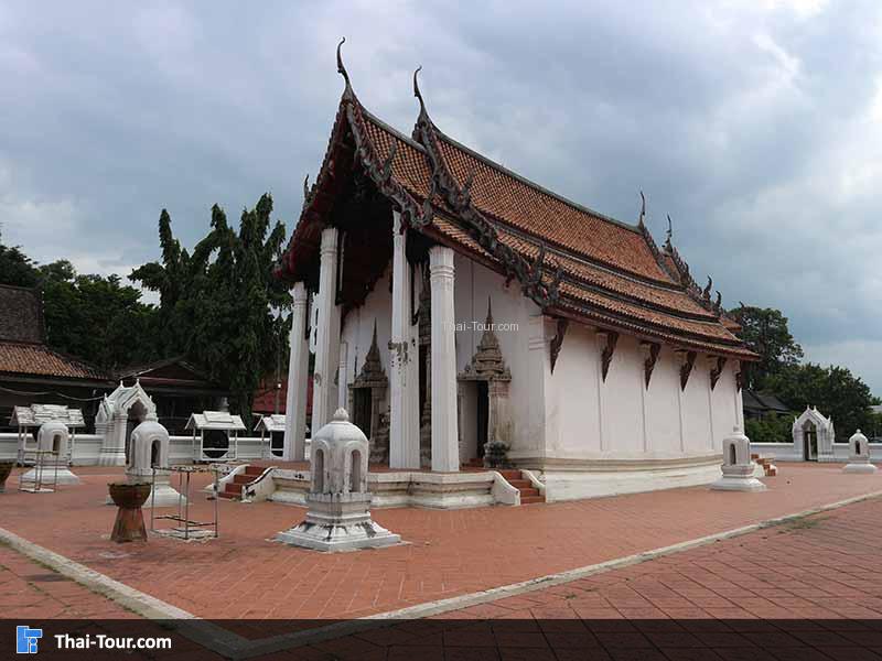 พระอุโบสถ วัดปราสาท สัญลักษณ์ของวัดแห่งนี้