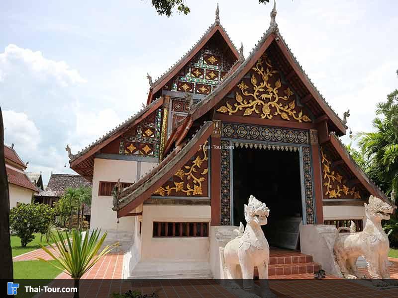 ทางเดินเข้าวัดหนองบัว