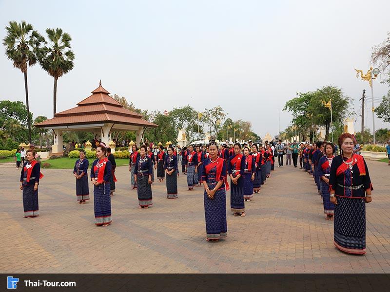 บรรยากาสภายในวัดพระธาตุพนม