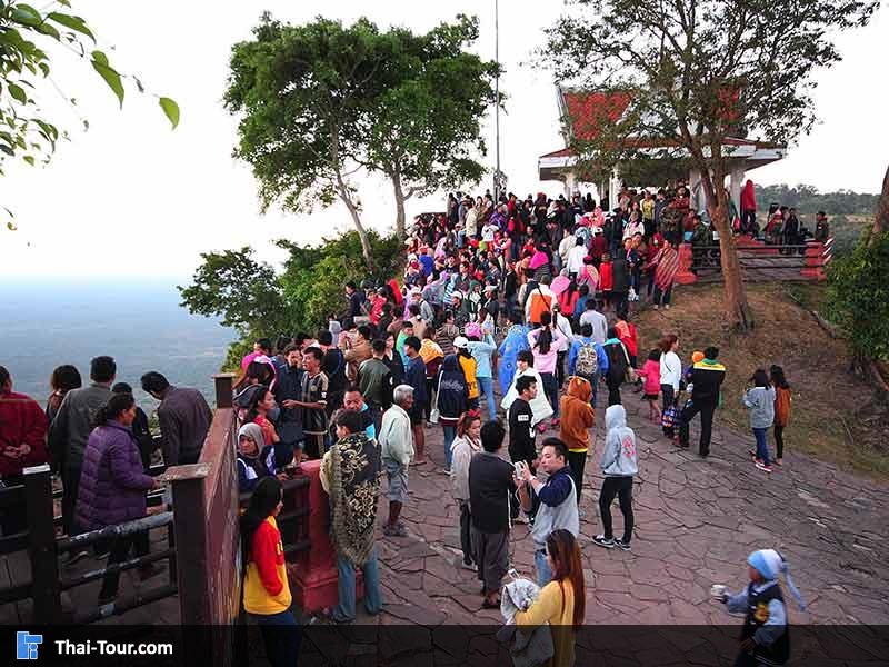 พระอาทิตย์ค่อยๆ ขึ้นมาแล้ว