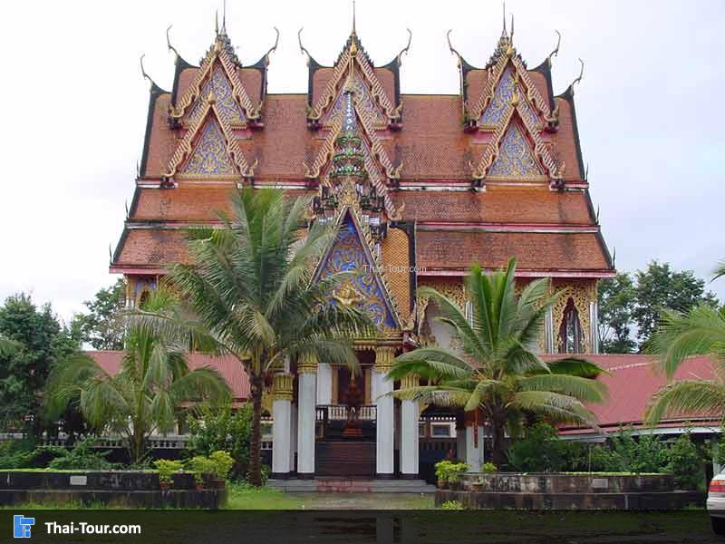 โบสถ์หลังใหญ่