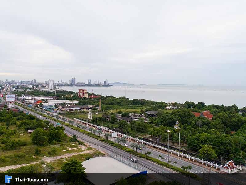 อีกด้านหนึ่งมองไปเห็นวิวทะเล-นาเกลือ