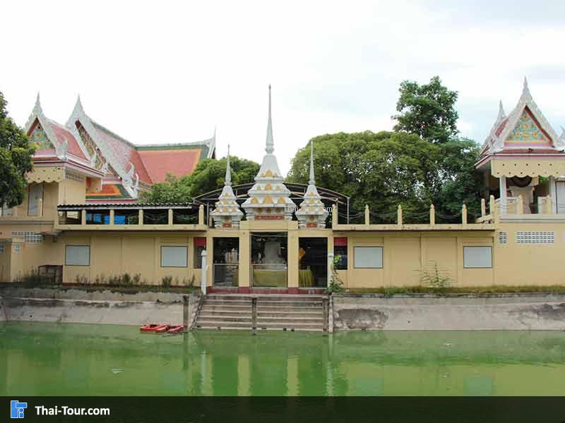 บริเวณภายในวัดใหญ่อินทราราม