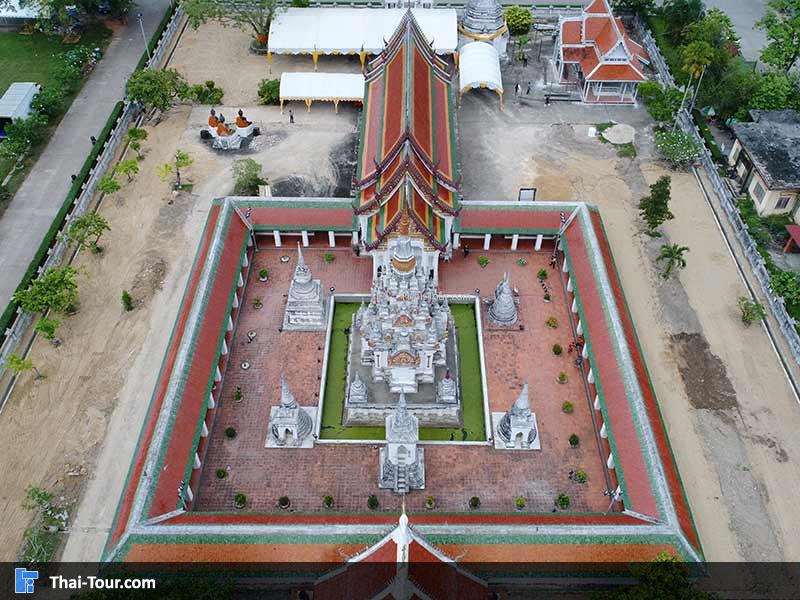 วิวมุมสูงด้านบนของ วัดพระบรมธาตุไชยาราชวรวืหาร