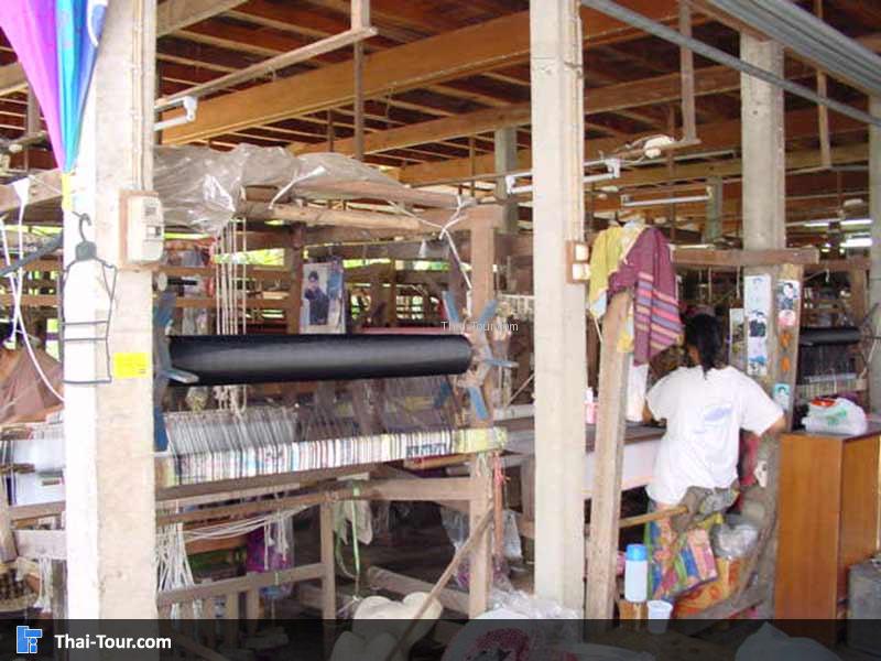 มีการสานผ้า