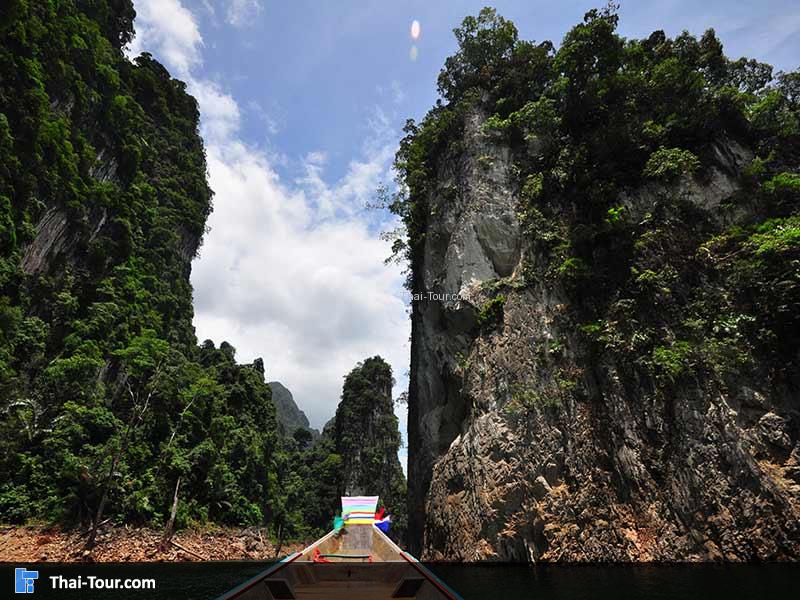 นั่งเรือไปชมกุ๋ยลิ่มเมืองไทย