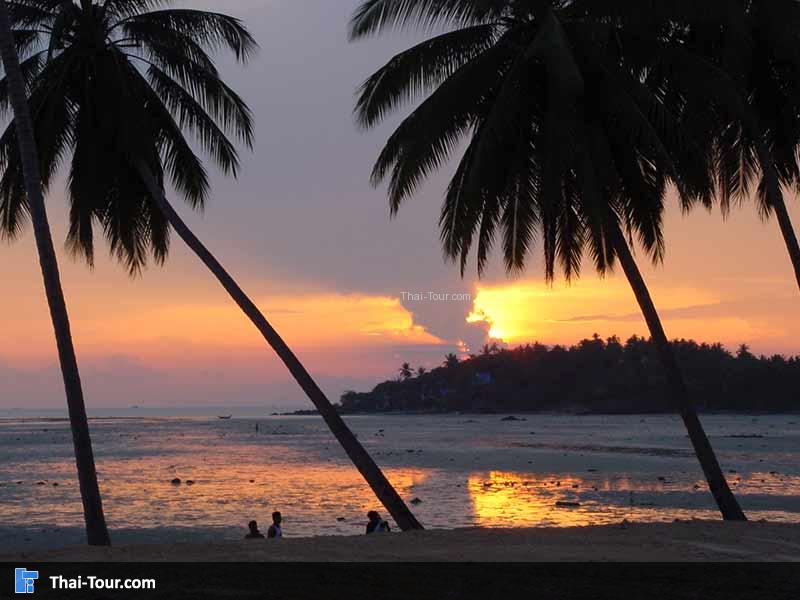 พระอาทิตย์ตกที่อ่าวศรีธนู