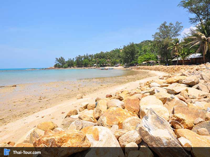 หน้าชายหาดเกาะม้า มีหิน