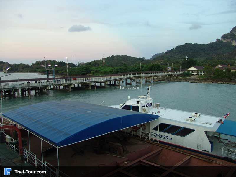 จุดขึ้นเรือ ท่าเรือหน้าทอน