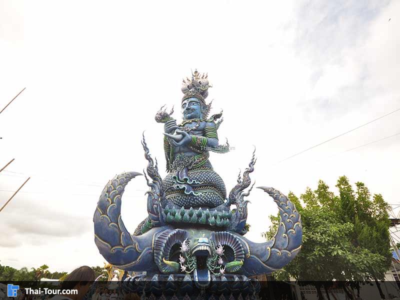 ด้านหน้าวัดร่องเสือเต้น