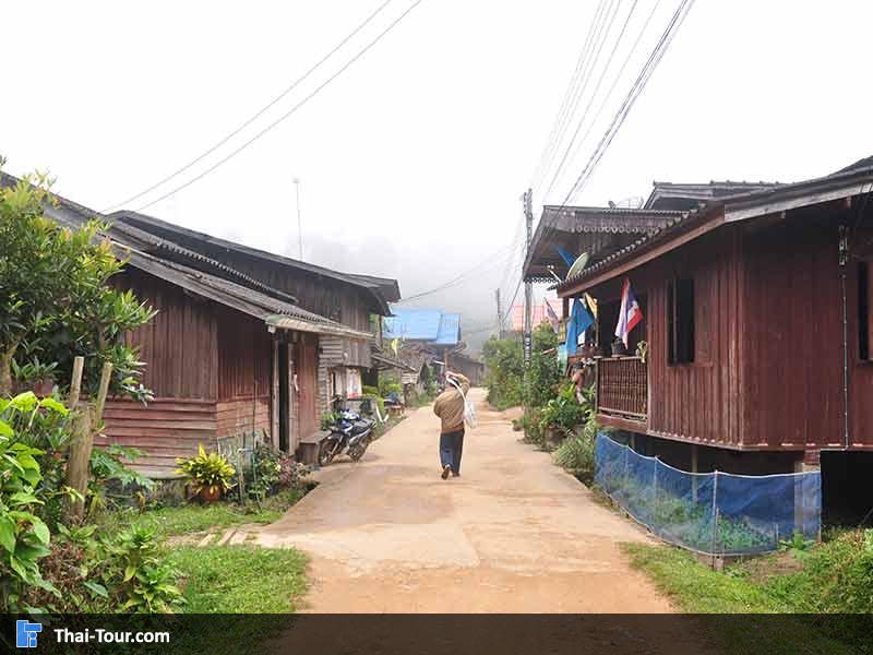 ถนนในบ้านห้วยน้ำกืน