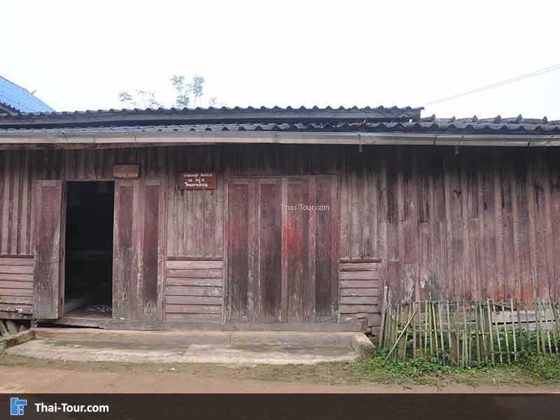 ส่วนใหญ่บ้านที่นี่เป็นบ้านหลังคาเล็กๆ