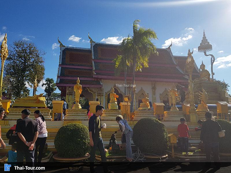 จุดดอกไม้ธูปเทียน