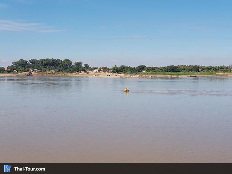 บรรยากาศริมฝั่งโขง