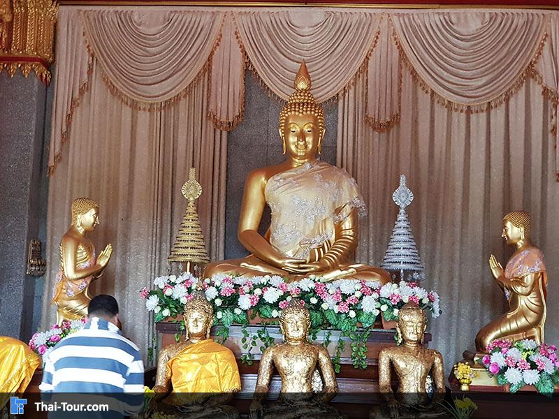 พระประทานด้านใน