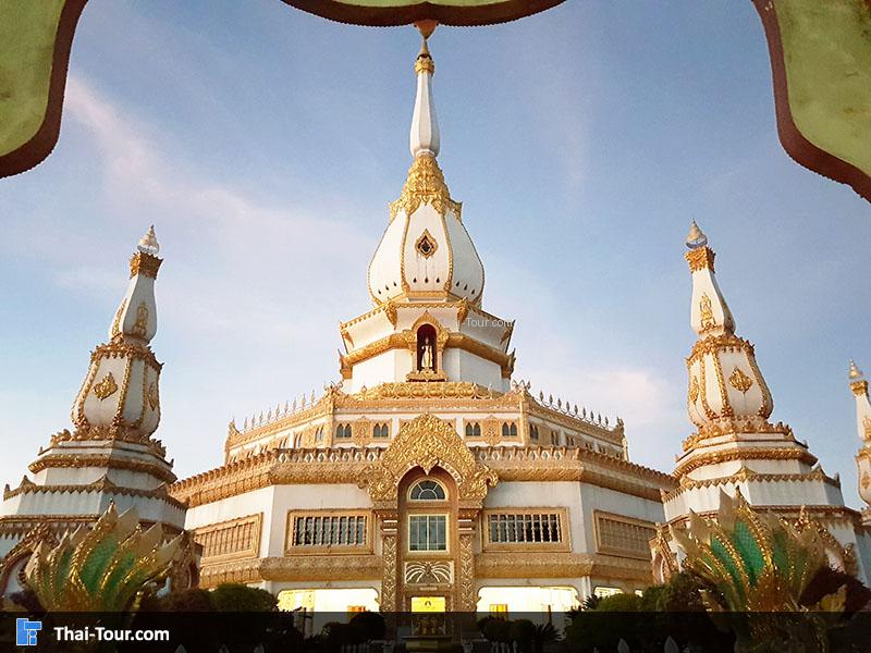 ด้านหน้าของพระมหาเจดีย์ชัยมงคล