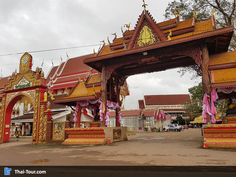 ซุ้มประตูทางเข้าวัด