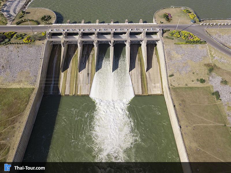 วิวมุมสูงของ เขื่อนป่าสักชลสิทธิ์ 