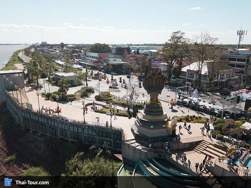 เบื้องหน้า พญานาคเจ็ดเศียร