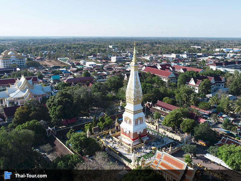 วิวมุมสูงด้านบนของ พระธาตุพนม
