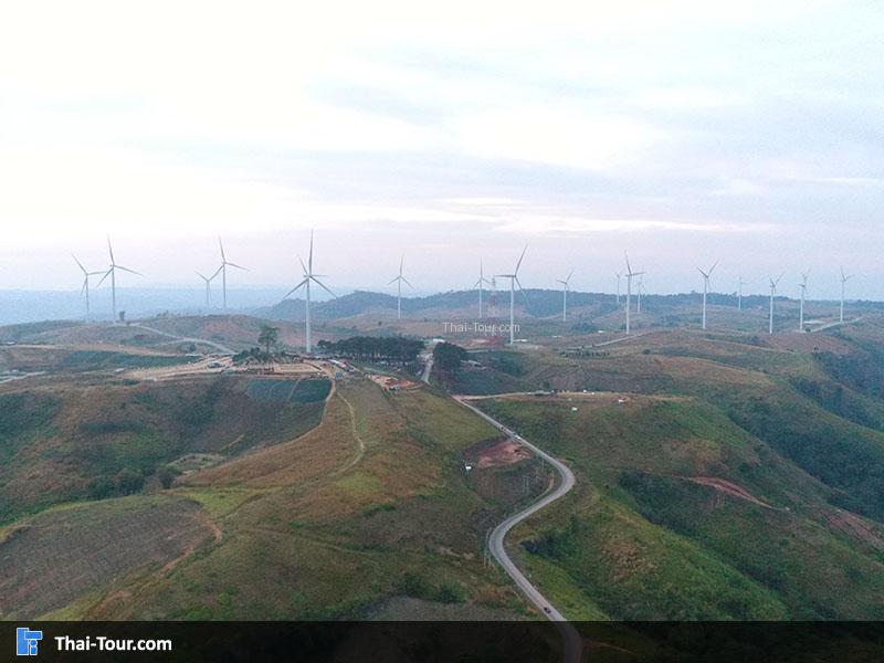 บรรยากาศมุมสูง ทุ่งกังหินลมเขาค้อ