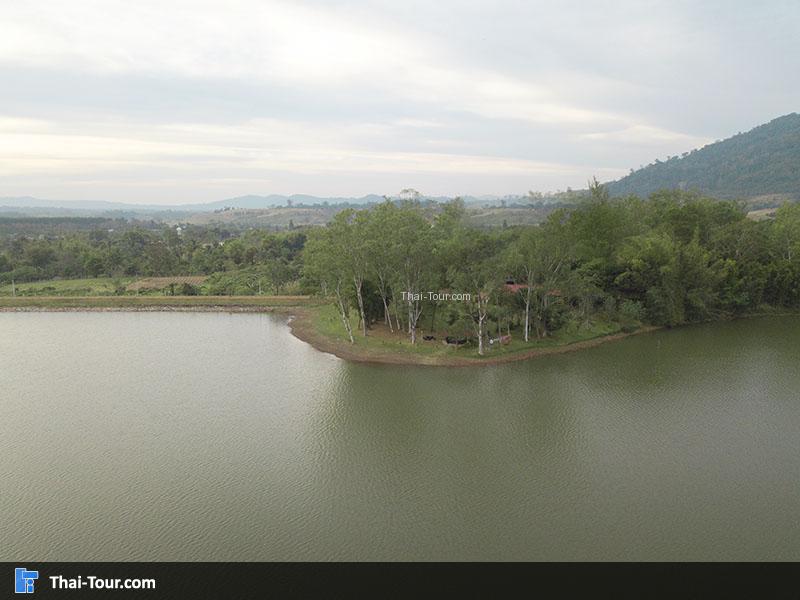 บรรยากาศเย็นสบายที่ อ่างเก็บน้ำรัตนัย