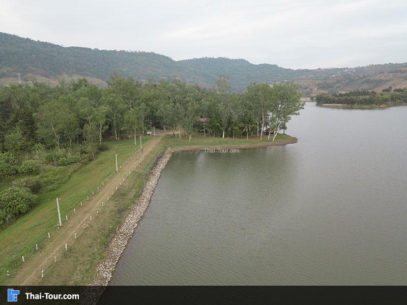 บรรยากาศเย็นสบายที่ อ่างเก็บน้ำรัตนัย
