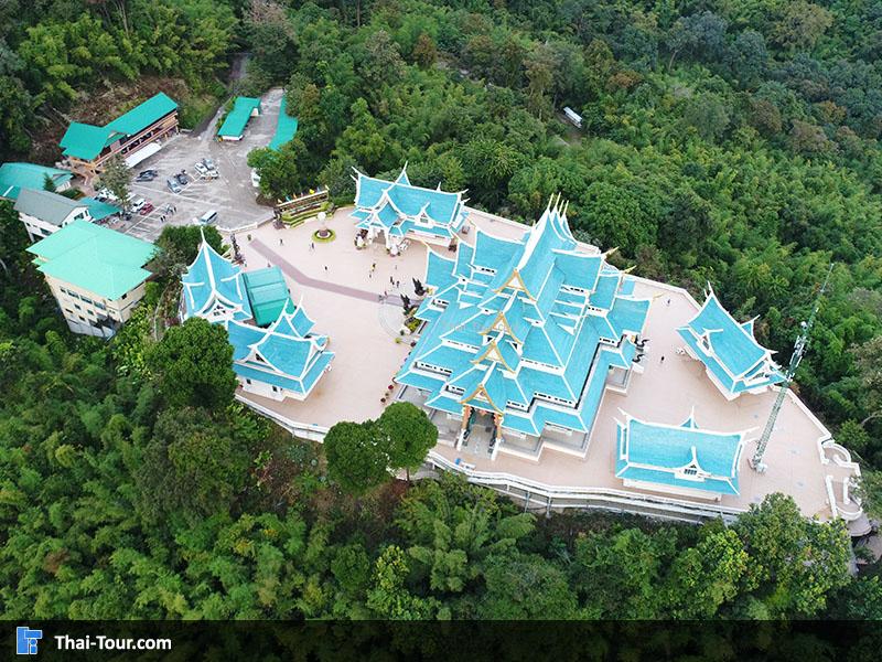 วิวมุมสูงด้านนอกของวัดป่าภูก้อน