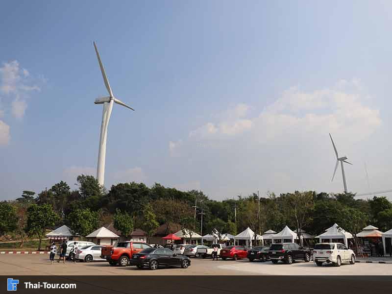 จุดจอดรถด้านล่าง