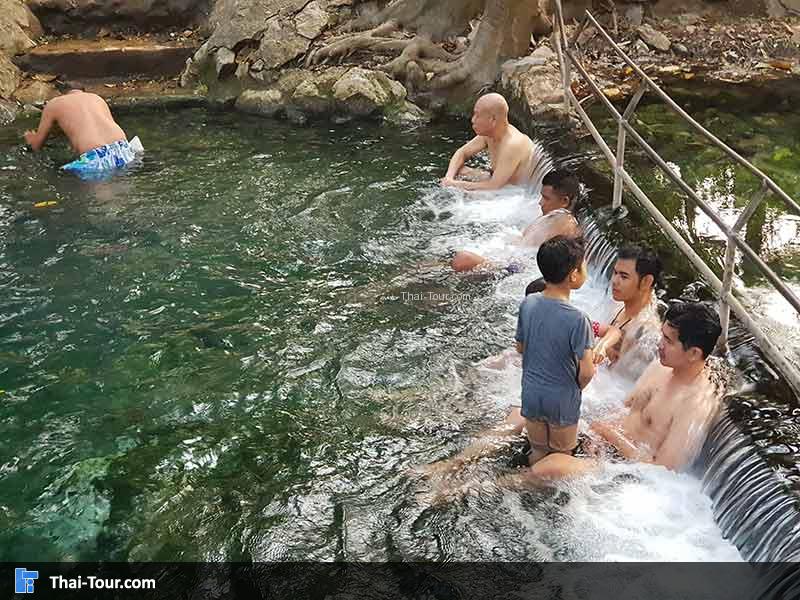 น้ำผุดเขาใหญ่