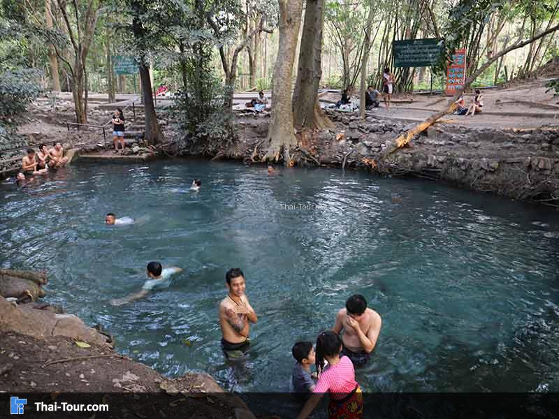 น้ำผุดเขาใหญ่